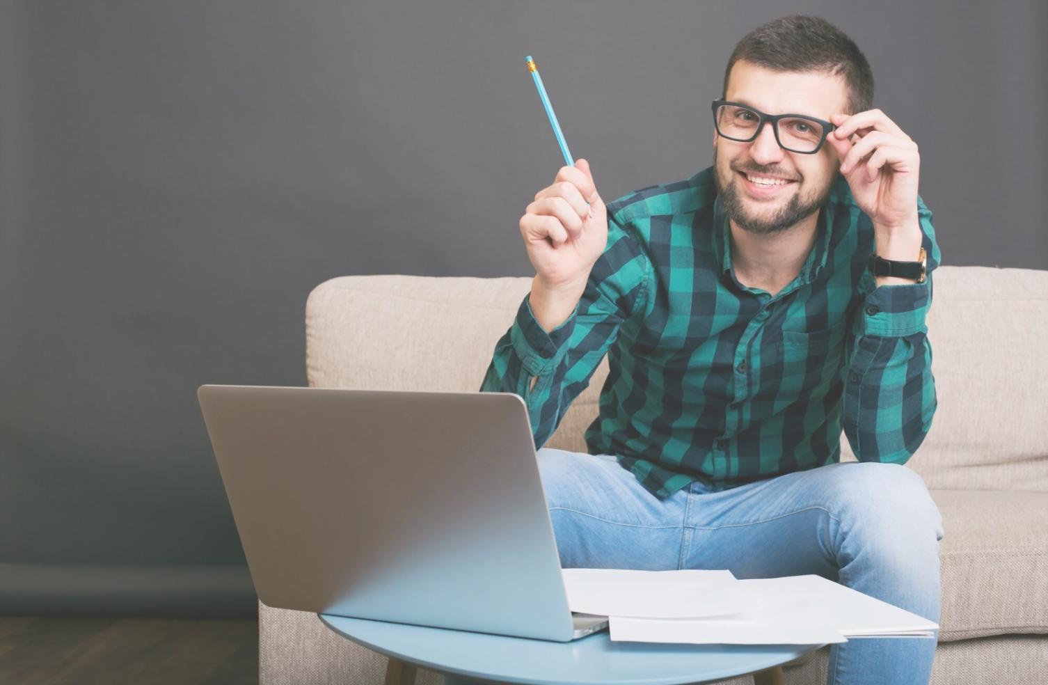 Dashboard financiero con métricas y indicadores